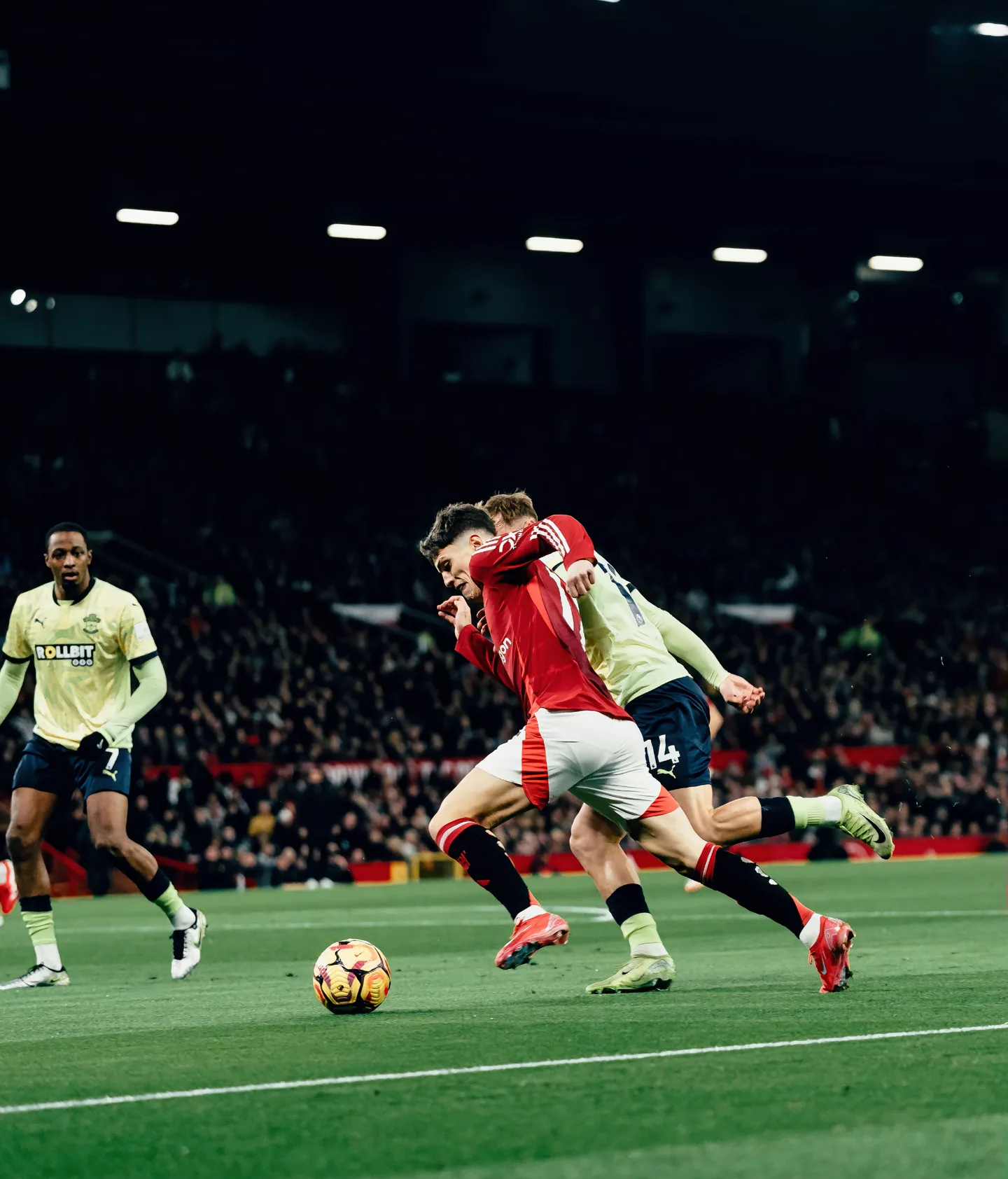 “德甲联赛决赛潜能爆发，台前幕后剧烈变换”