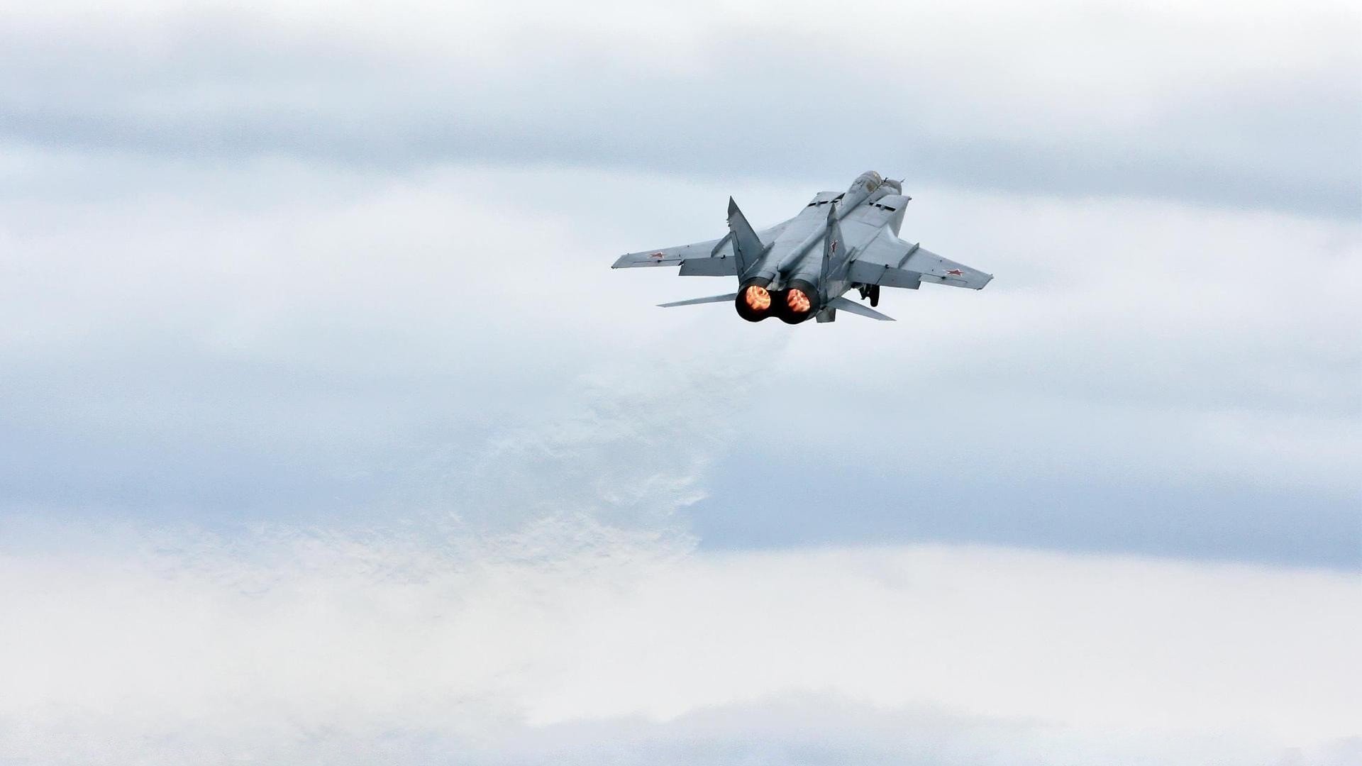 拉丁舞盛会：热情与优雅的碰撞，拉丁舞演出视频