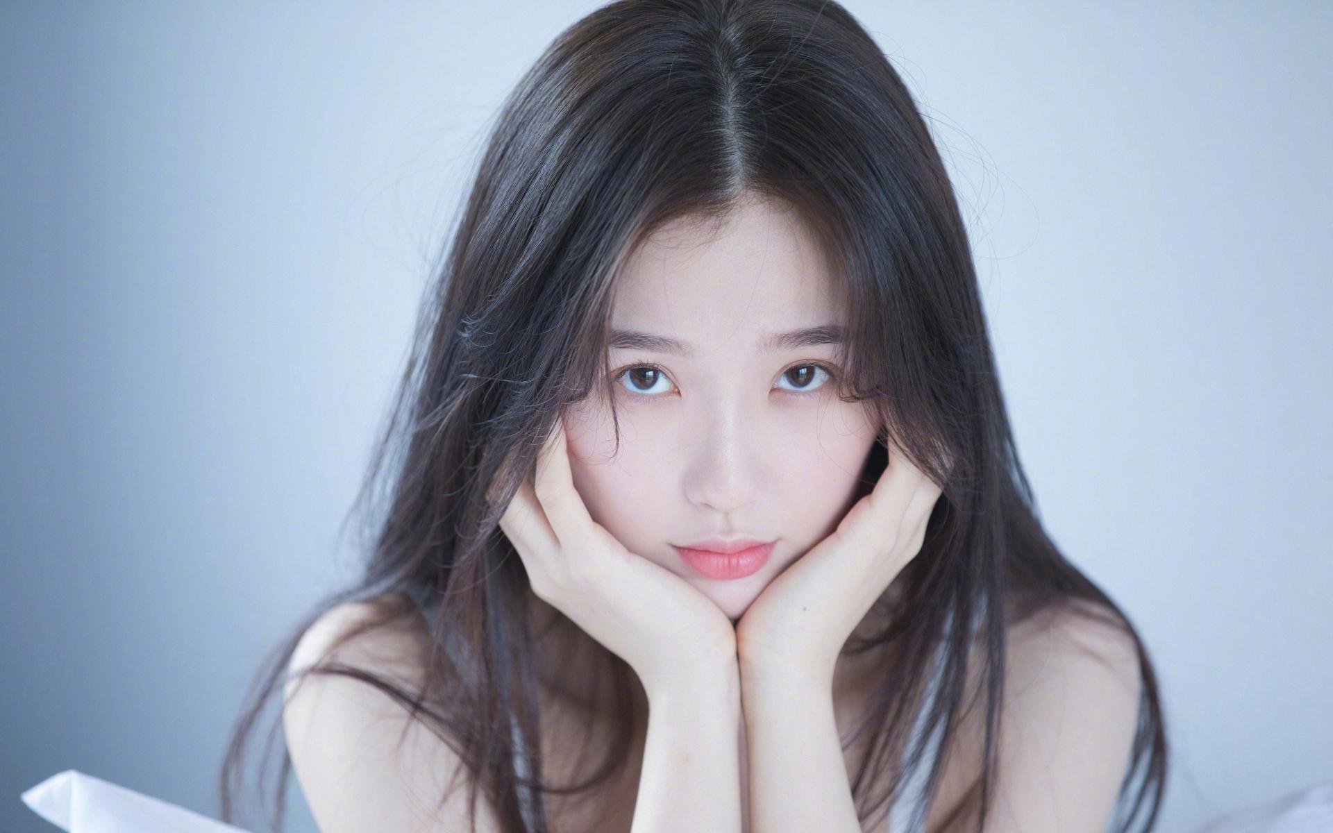 体育赛事焦点：女足比赛中的激烈对抗！，女足身体对抗