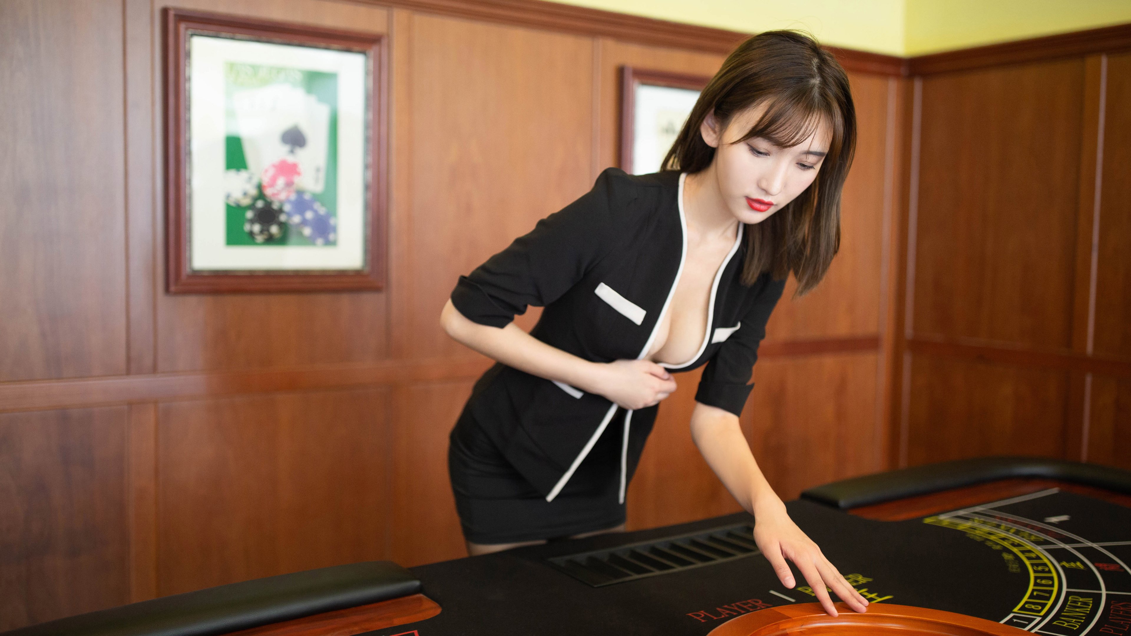 比赛间歇期，球队合理调整迎接下一轮挑战，球赛中途休息多久