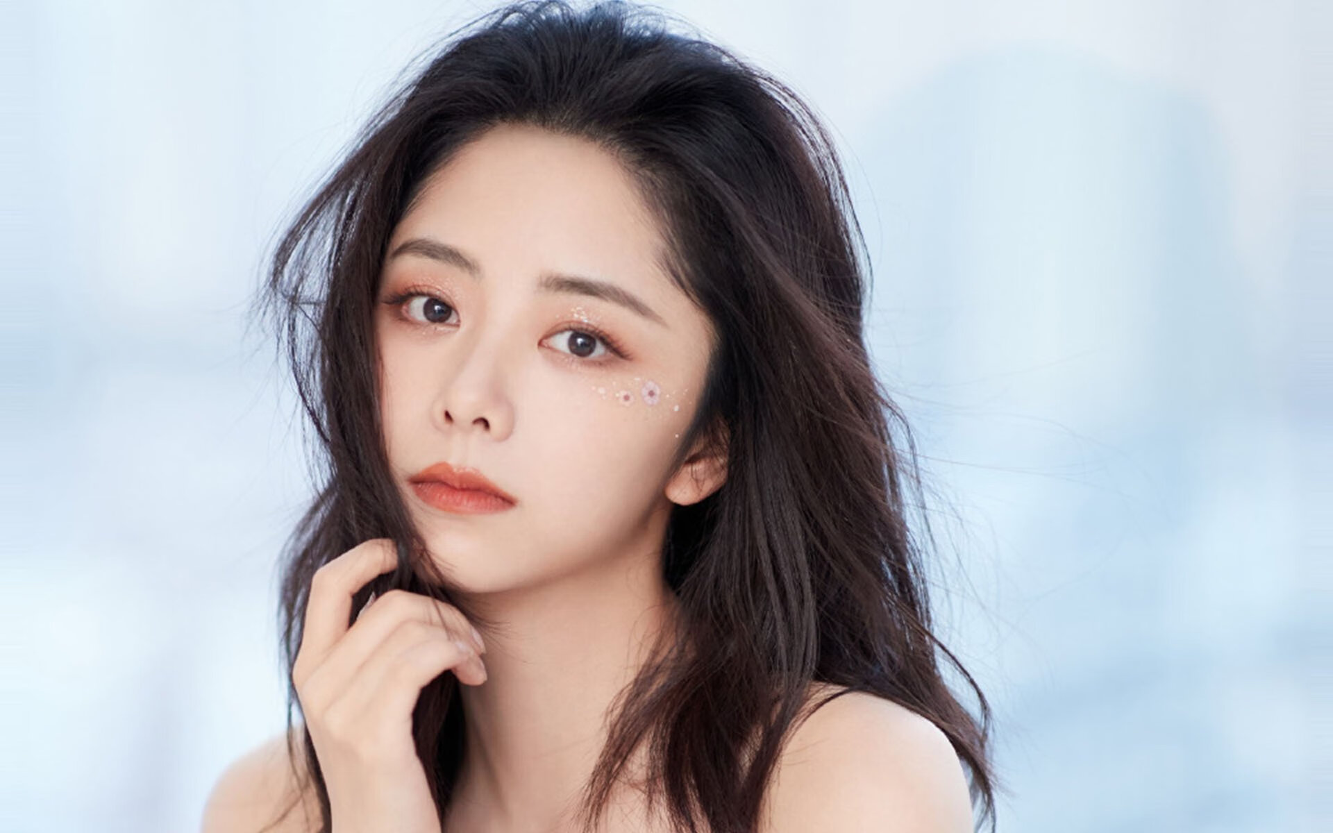 萨卡在对阵曼城的比赛中打入关键进球,萨拉曼卡足球