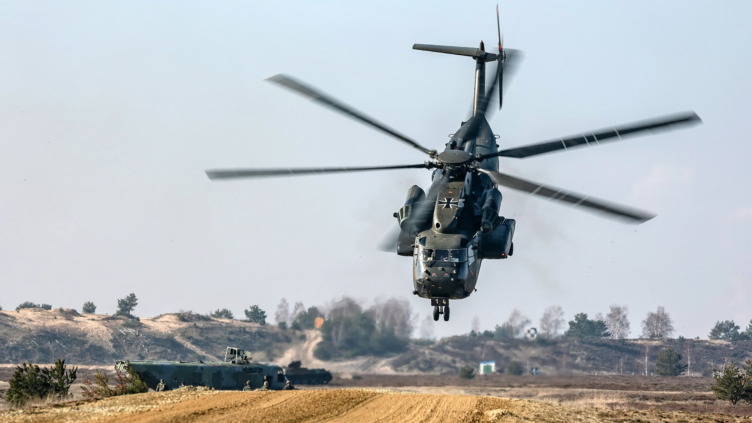 国足比赛失误前战术布置追踪分析，国足总结失败 低估对手