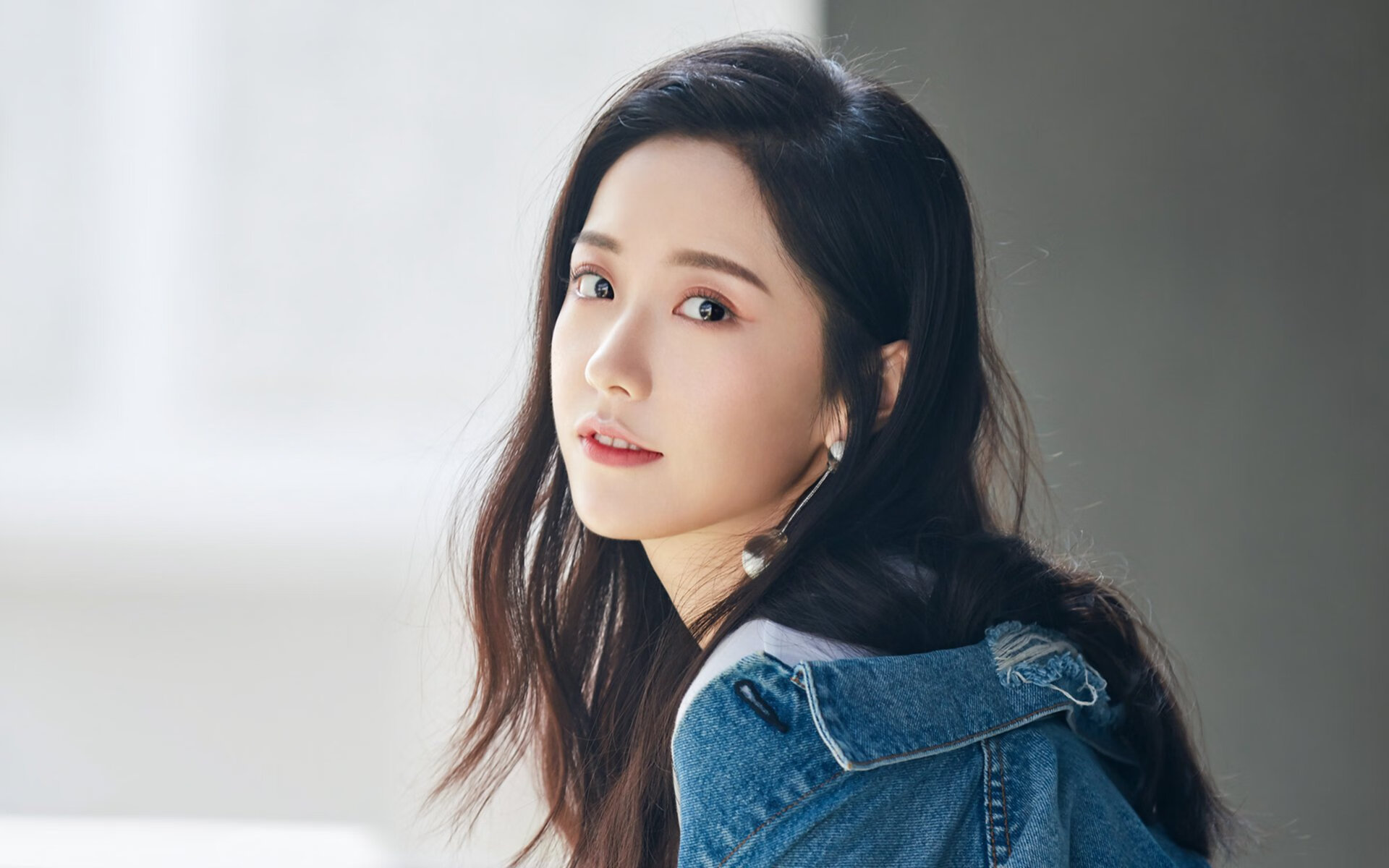 哈兰德闪耀欧冠赛场,再次打破进球纪录