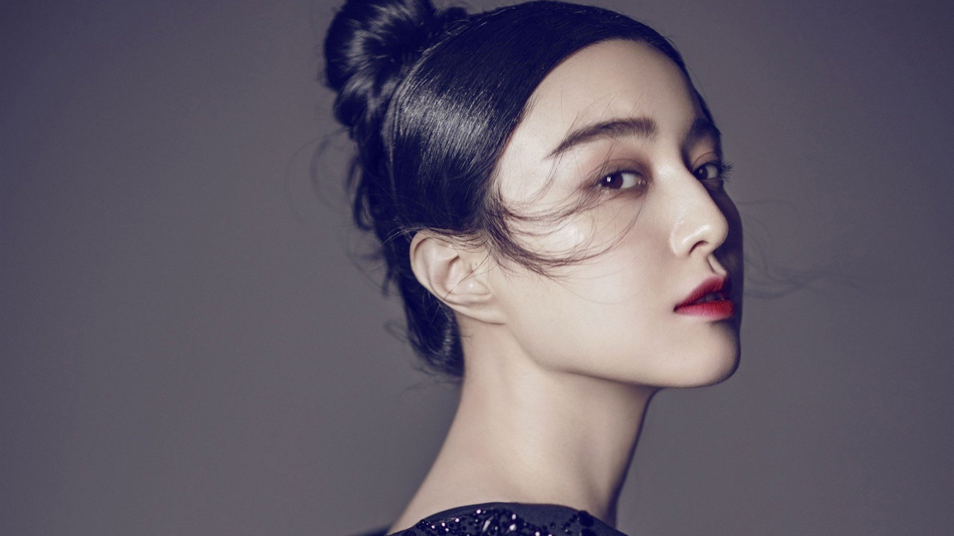 荷兰队在欧洲预赛中持续出色表现，晋级希望增强